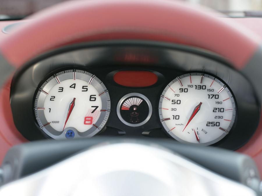  Renault Clio Sport concept 2005 года  (фото 16 из 23)